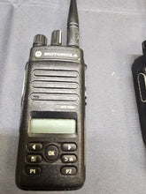 Load image into Gallery viewer, SIX Motorola MOTOTRBO XPR3500e 403-512 MHz UHF Two Way Radio AAH02RDH9VA1AN AMA
