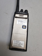 Load image into Gallery viewer, MOTOROLA HT750 136-174 MHz VHF 16ch TWO WAY RADIO AAH25KDC9AA3AN w Charger

