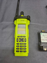 Load image into Gallery viewer, MOTOROLA APX 7000 XE VHF 7-800 P25 TDMA Two Way Radio H49TGD9PW1AN LOADED
