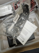 Load image into Gallery viewer, NEW in Box Motorola CDM750 UHF 403-470MHz 40 Watt AAM25RKC9AA1AN
