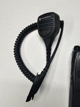 Load image into Gallery viewer, Motorola HT750 35-50 MHz Low Band Two Way Radio w Charger &amp; Mic AAH25CEC9AA3AN
